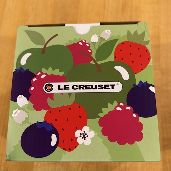 NWT Le Creuset Strawberry Stoneware Casserole, 13 oz. Adorable. Hard to … - Picture 8 of 12